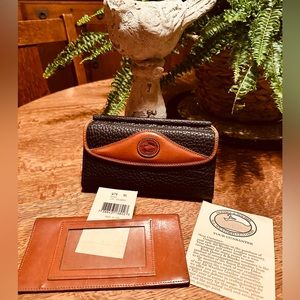 Vintage 1995 Dooney & Bourke W79 All-Weather Leather Black Checkbook Wallet